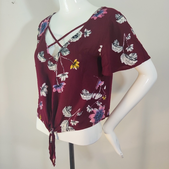 Mudd Small Burgundy Red White Pink Floral Summer Crop Top with Tie - Picture 3 of 9
